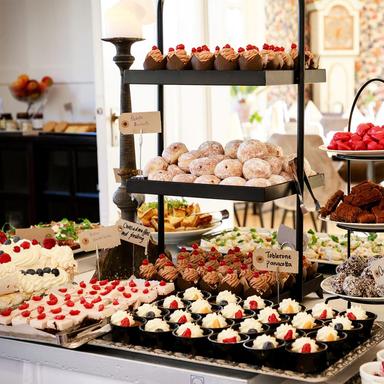 Buffébord med bakverk